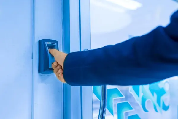 Şirketler için En İyi Geçiş Kontrol Yazılımı