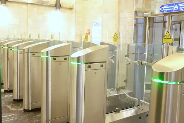 Geçiş Kontrol Sistemleri ile Verimli Personel Takibi