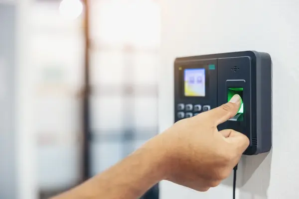 Geçiş Kontrol Sistemleri ve Personel Takibi