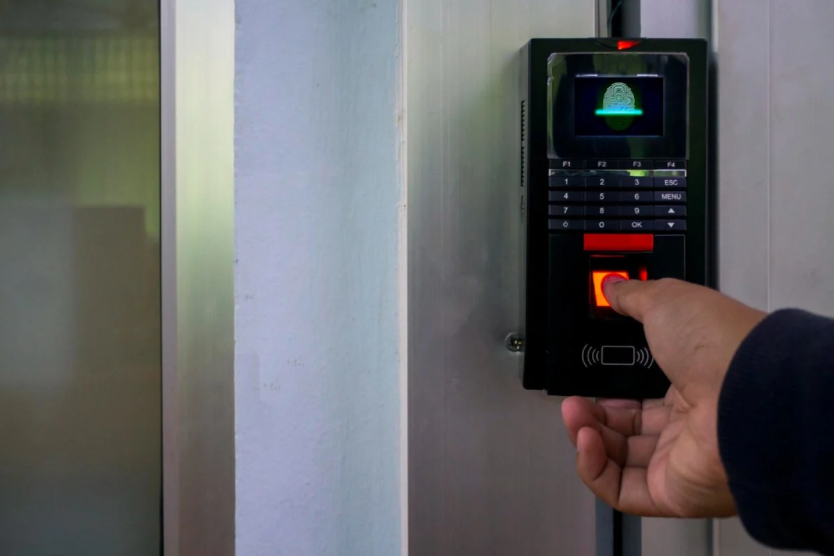 Geçiş Kontrol Yazılımı ile Güvenliği Artırın