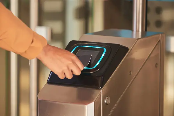 Turnike Sistemi ile Geçiş Kontrolü Kolaylaşır