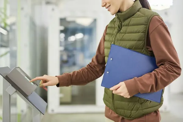 Yüz Tanıma Entegrasyonu Olan Geçiş Kontrol Yazılımı